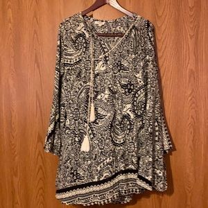 Tunic dress with bell sleeves